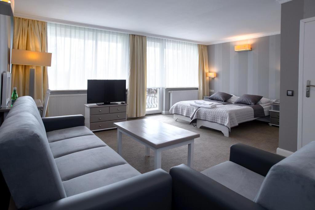 Hotel Niedzwiadek 브지제 키세프스키에 외부 사진